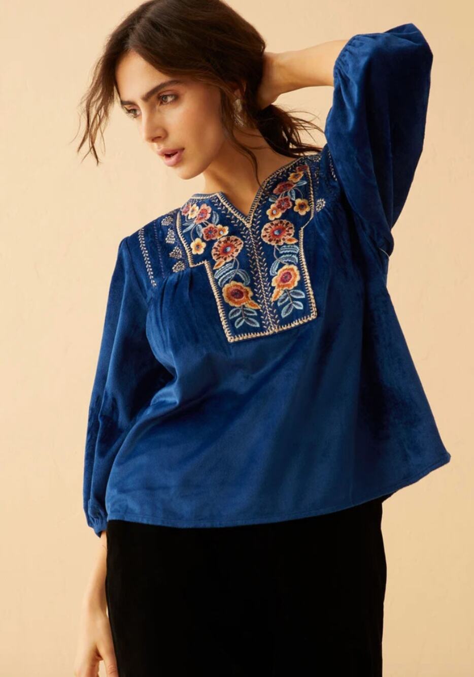 NWT Boutique Boho Women's Blue Velvet Embroidered top by Bohera